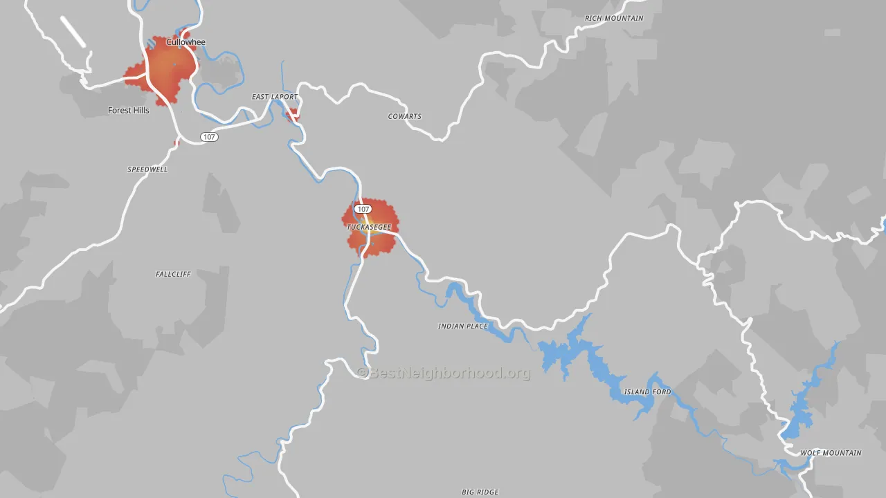 Walk Grade map of Tuckasegee, NC, walkable areas in green and car-dependent areas in red