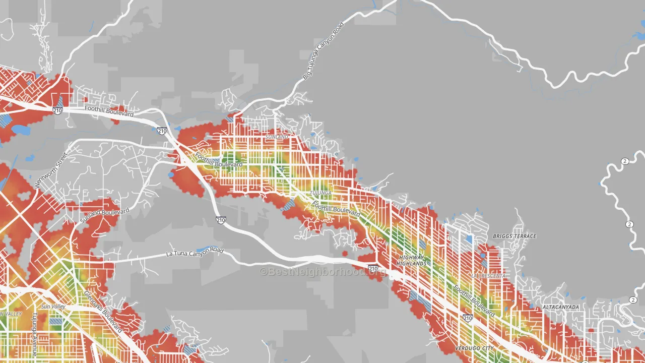 Walk Grade map of Tujunga, CA, walkable areas in green and car-dependent areas in red
