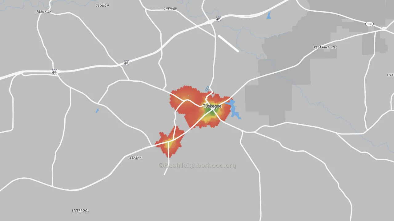 Walk Grade map of Tuskegee, AL, walkable areas in green and car-dependent areas in red
