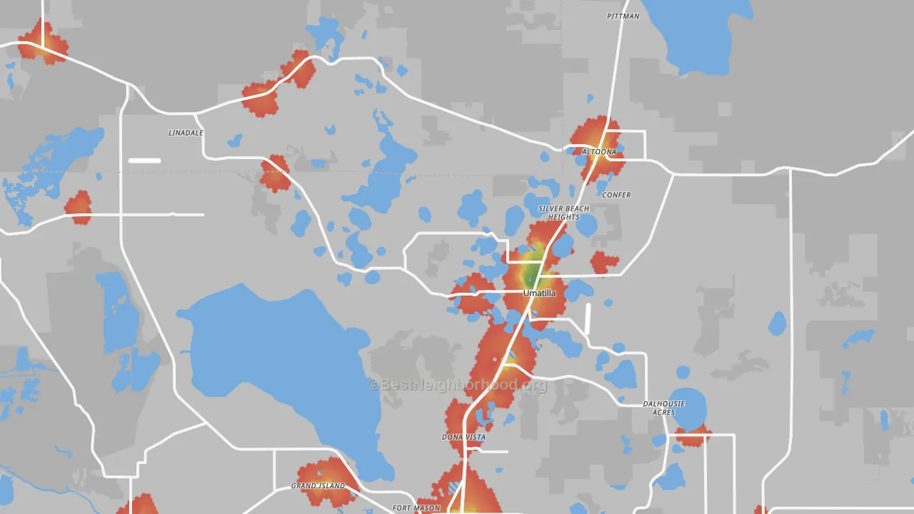 Walk Grade map of Umatilla, FL, walkable areas in green and car-dependent areas in red