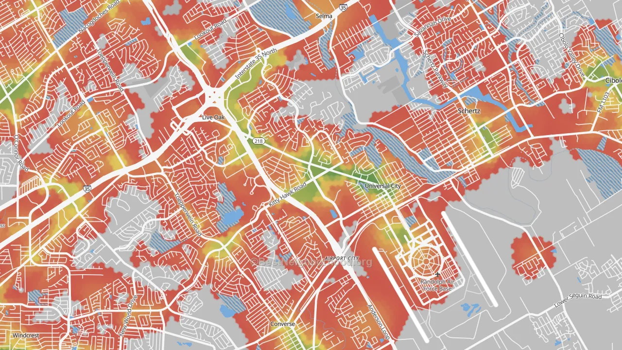 Walk Grade map of Universal City, TX, walkable areas in green and car-dependent areas in red