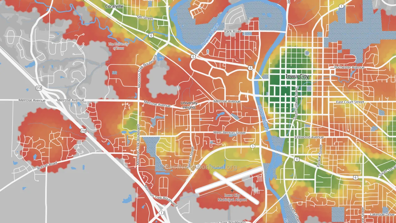 Walk Grade map of University Heights, IA, walkable areas in green and car-dependent areas in red