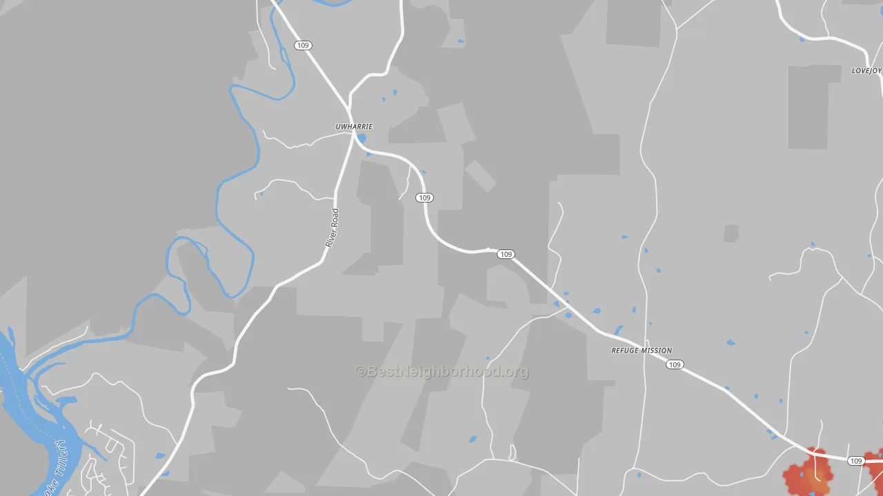 Walk Grade map of Uwharrie, NC, walkable areas in green and car-dependent areas in red