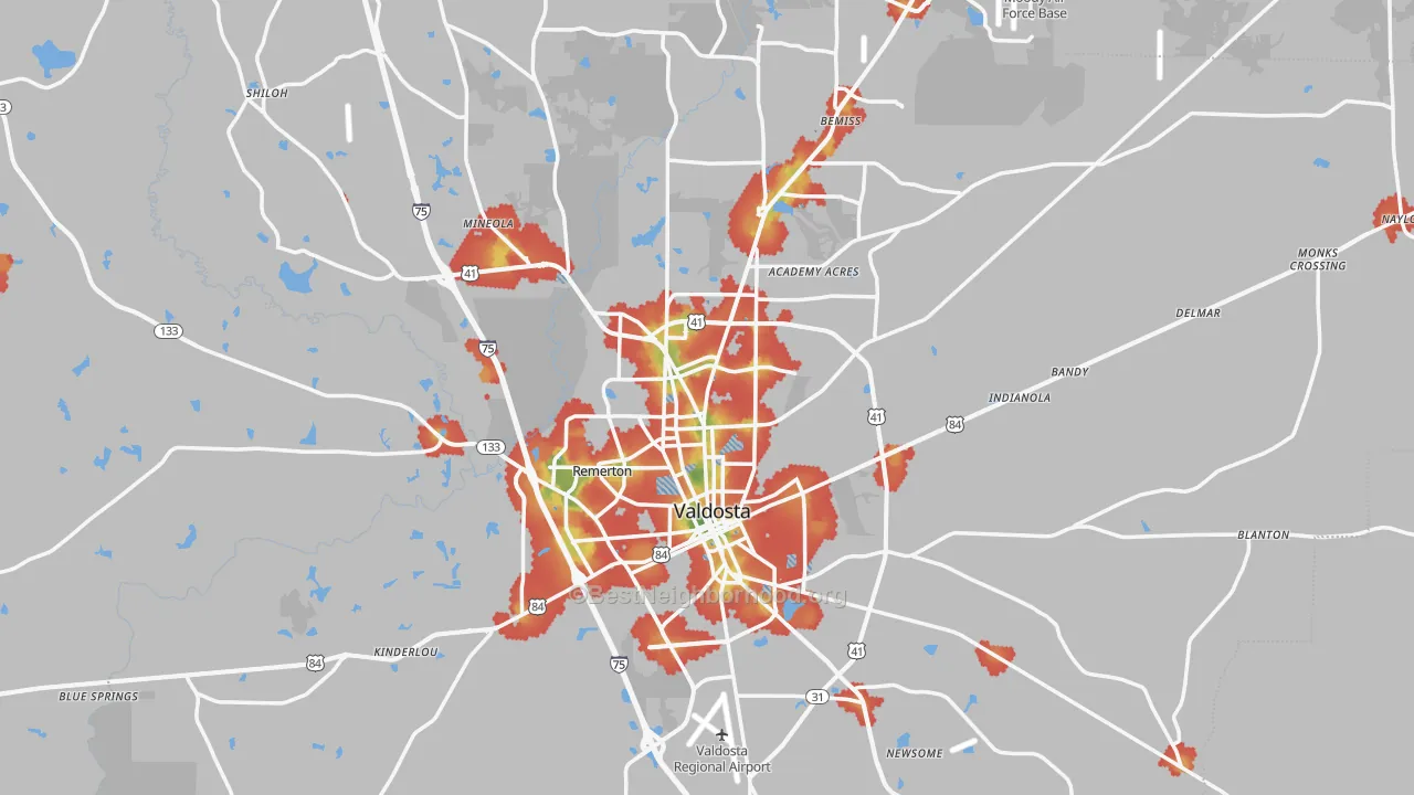 Walk Grade map of Valdosta, GA, walkable areas in green and car-dependent areas in red