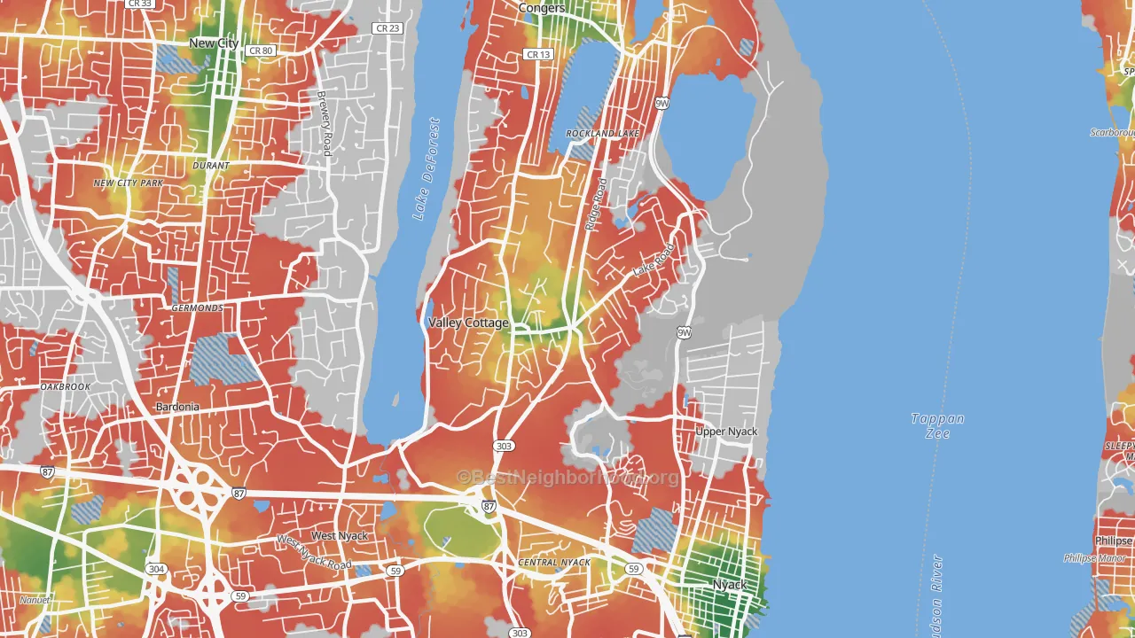 Walk Grade map of Valley Cottage, NY, walkable areas in green and car-dependent areas in red
