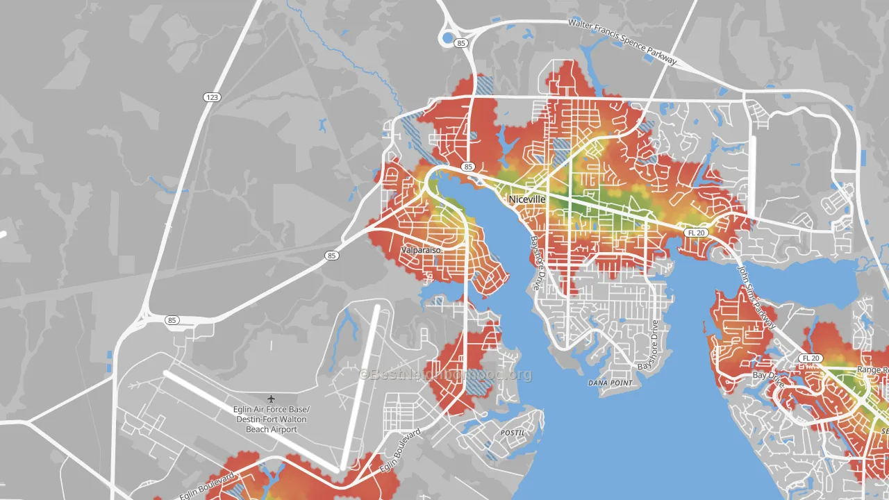 Walk Grade map of Valparaiso, FL, walkable areas in green and car-dependent areas in red