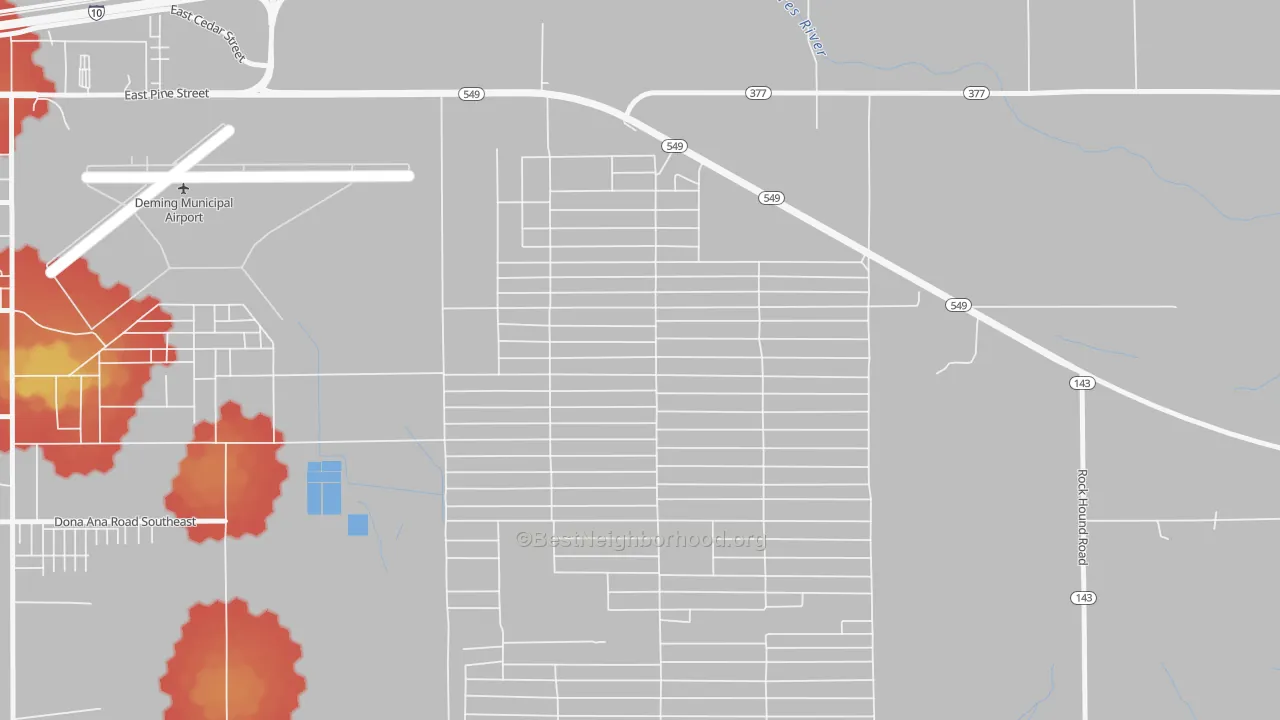 Walk Grade map of Ventura, NM, walkable areas in green and car-dependent areas in red