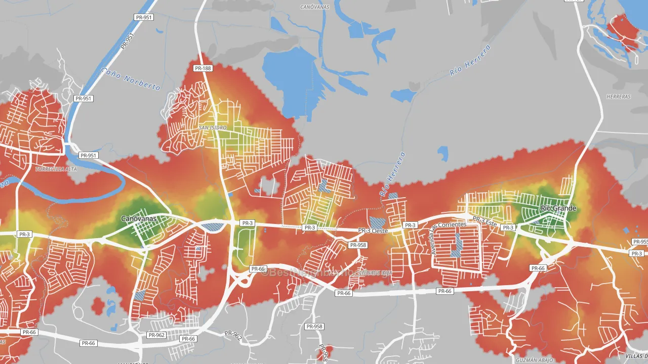Walk Grade map of Villa de Loiza, Rio Grande, PR, walkable areas in green and car-dependent areas in red