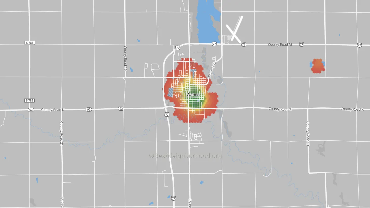 Walk Grade map of Wahoo, NE, walkable areas in green and car-dependent areas in red