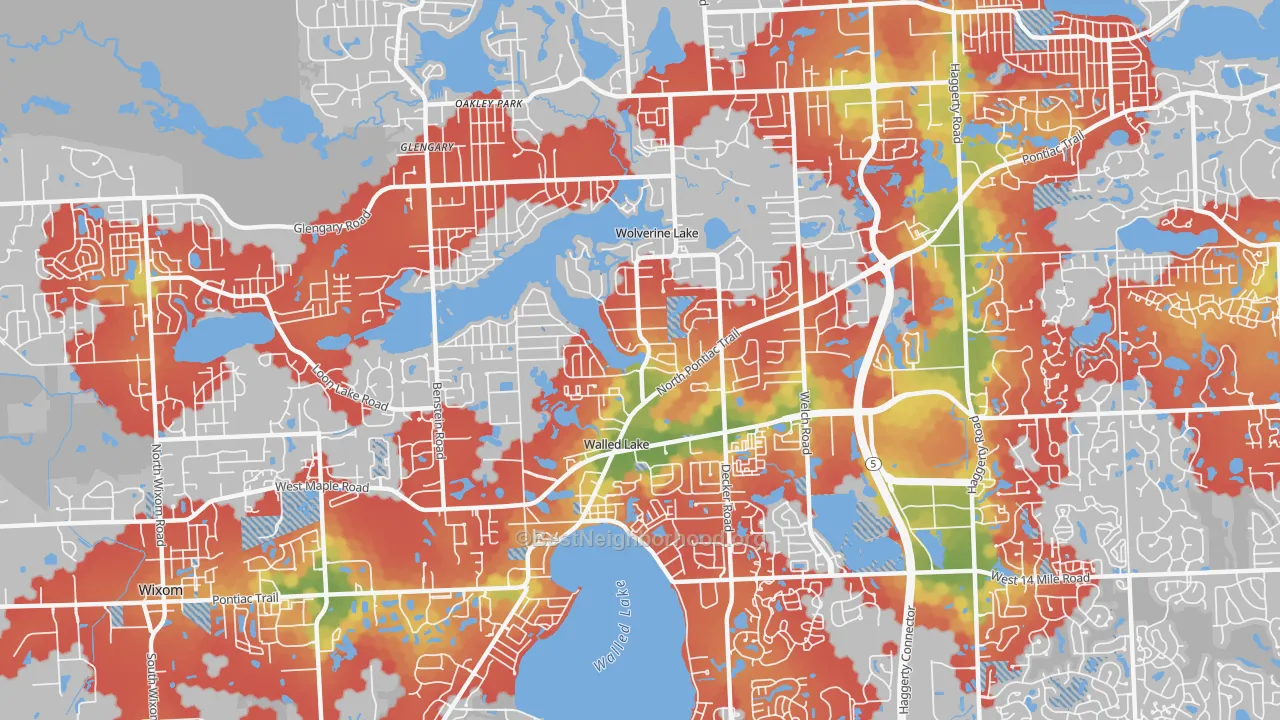 Walk Grade map of Walled Lake, MI, walkable areas in green and car-dependent areas in red