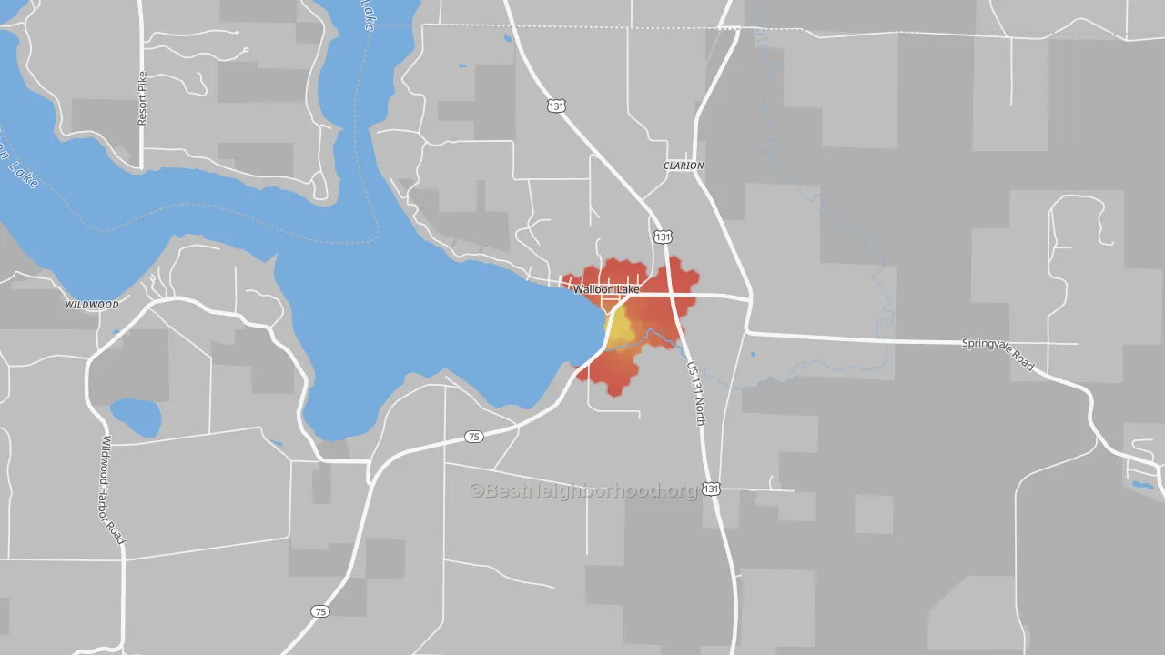 Walk Grade map of Walloon Lake, MI, walkable areas in green and car-dependent areas in red