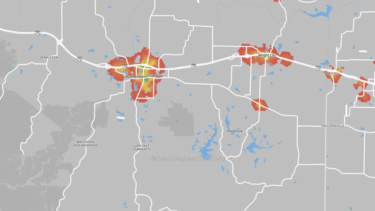 Walk Grade map of Warren County, MO, walkable areas in green and car-dependent areas in red