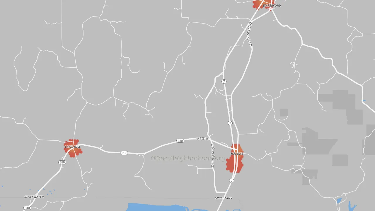 Walk Grade map of Waterford, MS, walkable areas in green and car-dependent areas in red