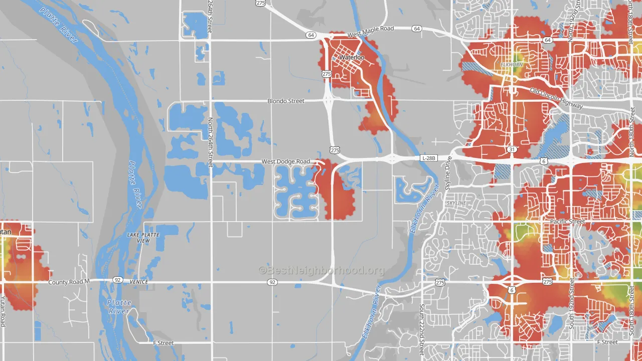 Walk Grade map of Waterloo, NE, walkable areas in green and car-dependent areas in red