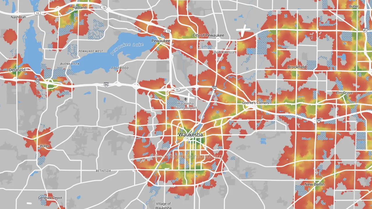 Walk Grade map of Waukesha County, WI, walkable areas in green and car-dependent areas in red