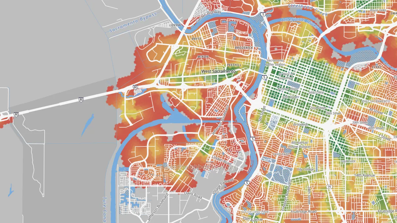 Walk Grade map of West Sacramento, CA, walkable areas in green and car-dependent areas in red