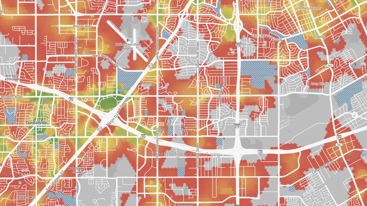 Walk Grade map of Wolf Creek, Dallas, TX, walkable areas in green and car-dependent areas in red