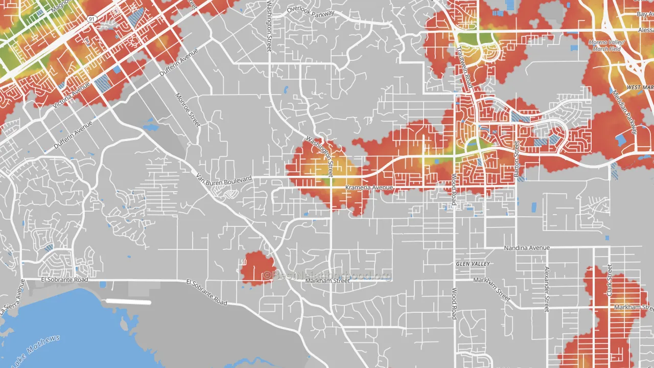 Walk Grade map of Woodcrest, CA, walkable areas in green and car-dependent areas in red