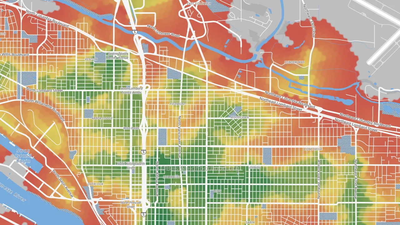 Walk Grade map of Woodlawn, Portland, OR, walkable areas in green and car-dependent areas in red