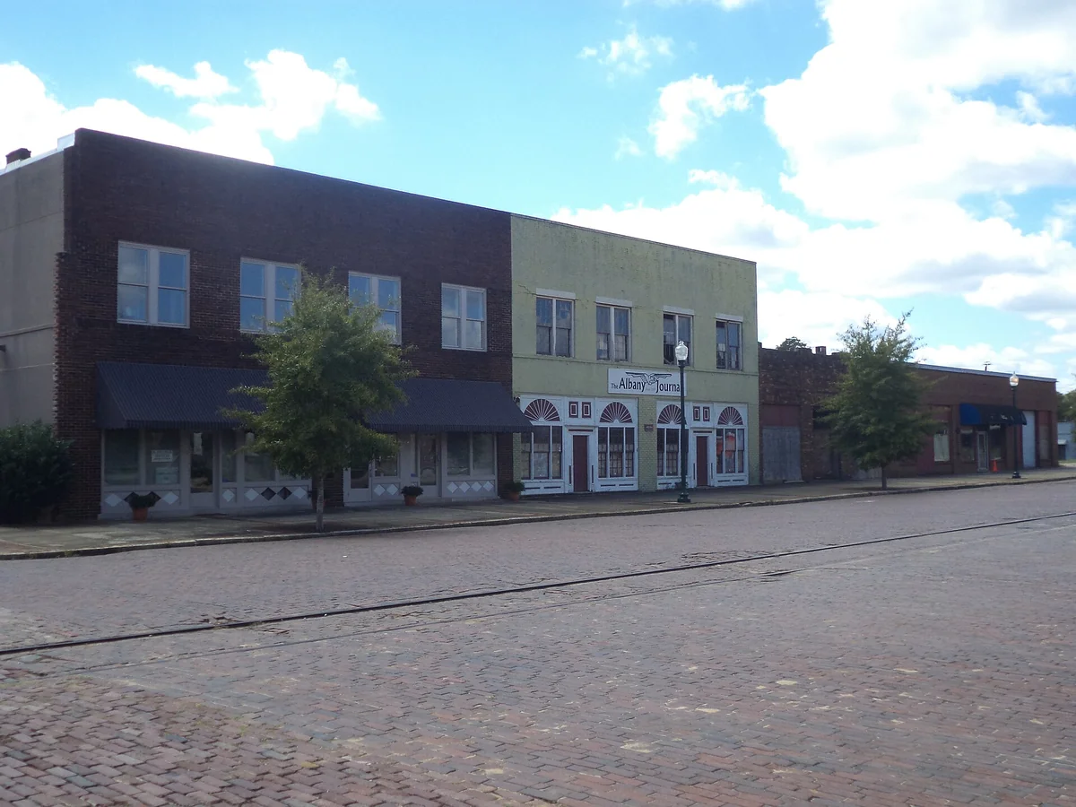 Albany Railroad Depot Historic District, E. Roosevelt Ave