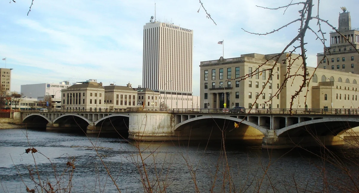 First Avenue Bridge - on the NRHP in Cedar Rapids, Iowa