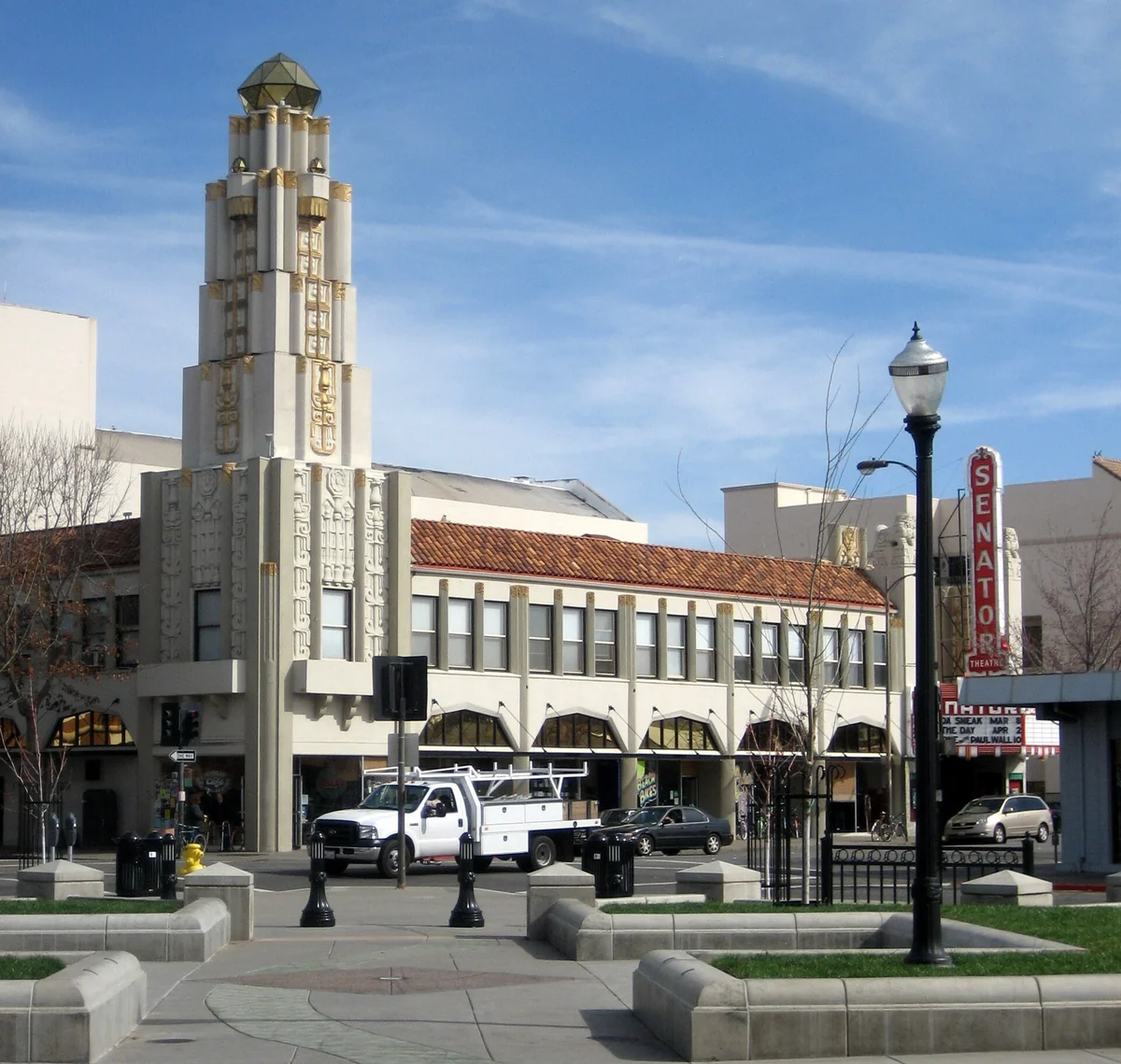 senator-theater-across-from-chico-city-plaza