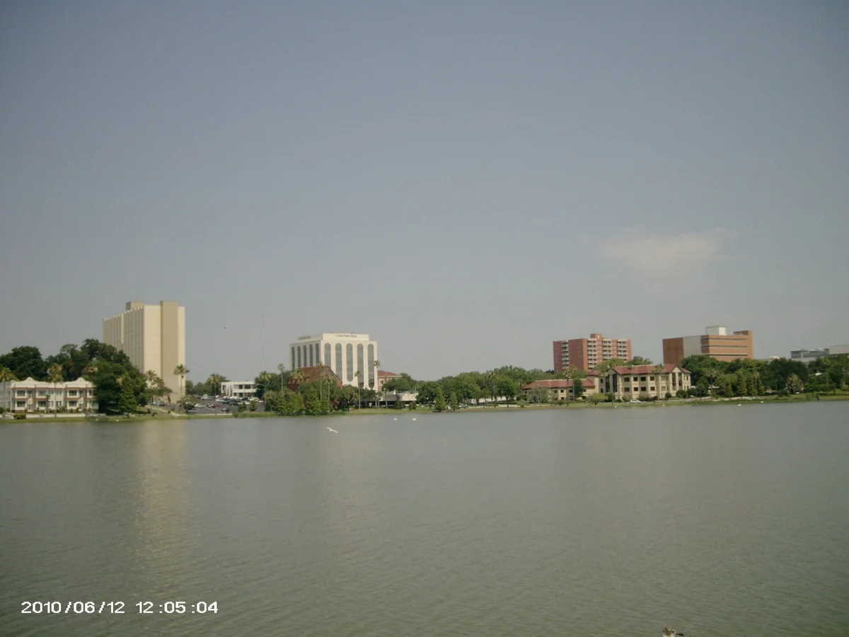 The Lakeland Skyline from Lake Morton